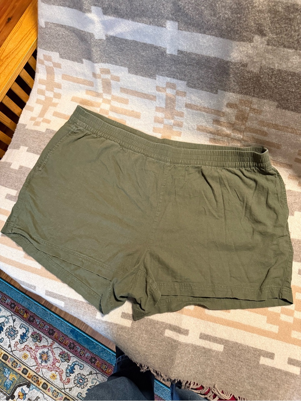 Old Navy Olive Green Elastic Waist Linen-Blend Shorts